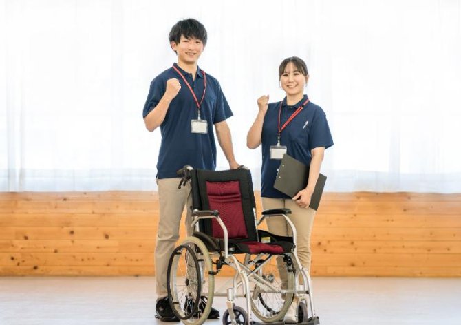 介護事業所立ち上げに必要な資格と人材要件の写真