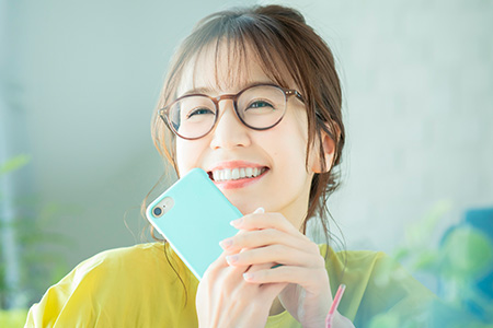 笑顔の女性